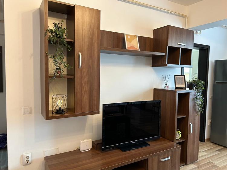 Apartament cu 3 camere semidecomandat în Ultracentral