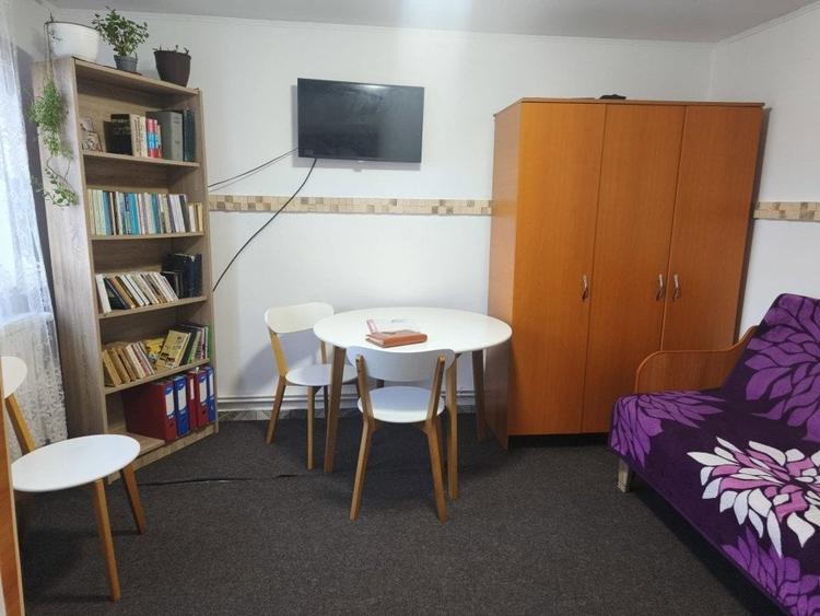 Casă cu 5 camere cu Teren 1000 Mp în Grămești