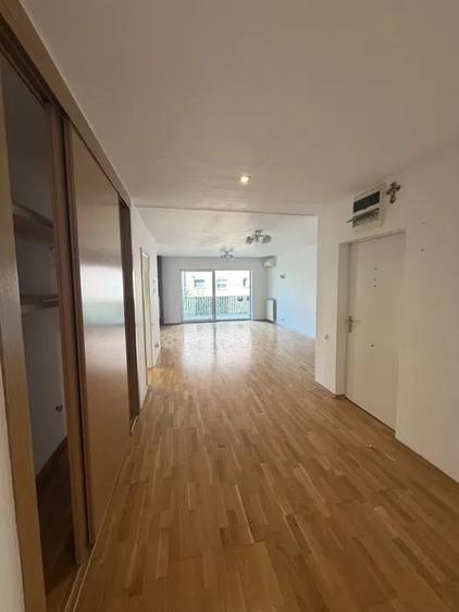 Apartament cu 3 camere decomandat, mobilat în Pipera