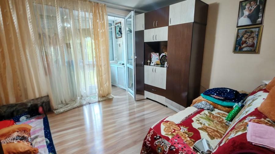 Apartament cu 2 camere semidecomandat în Micro 19