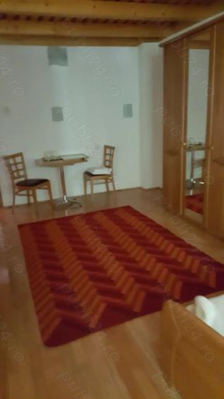 Casă cu 6 camere în Central