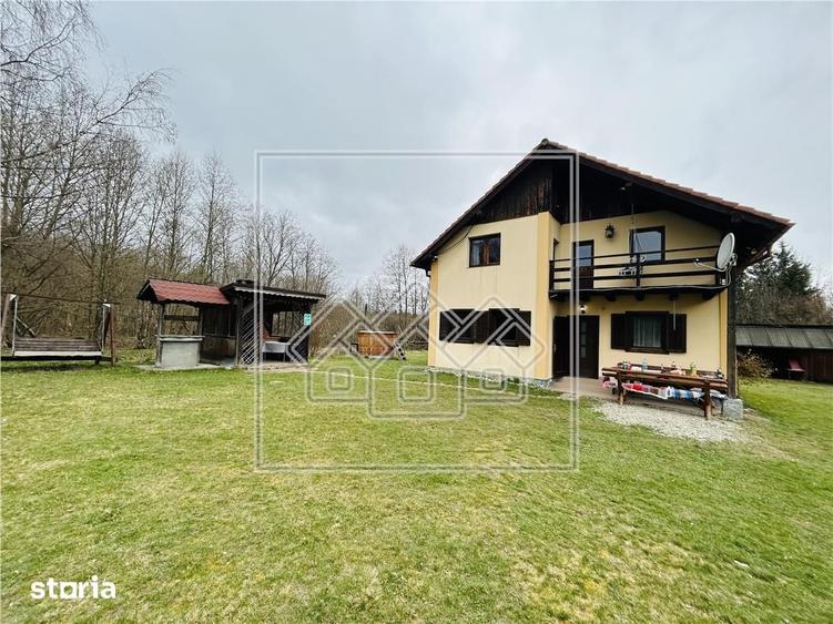 Casă cu 5 camere cu Teren 3400 Mp în Porumbacu de Jos