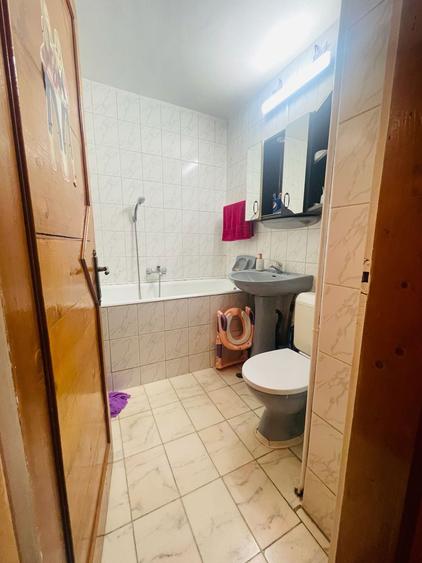 Apartament cu 3 camere decomandat în Lotus