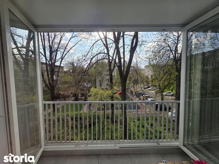 Apartament cu 3 camere decomandat în Drumul Taberei
