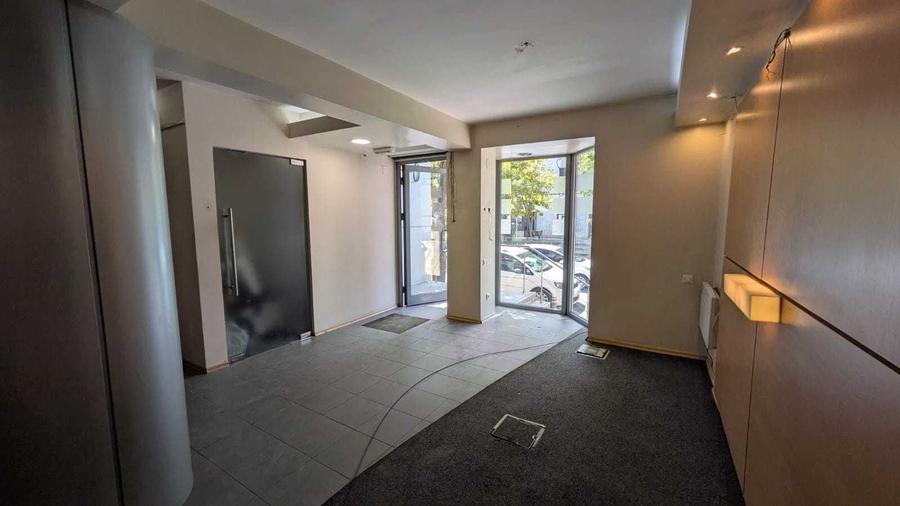 Spatiu comercial situat la parter, zona Tomis 2 - 8
