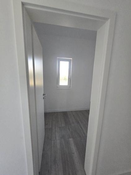 Duplex cu 4 camere cu Canalizare în Moșnița Nouă