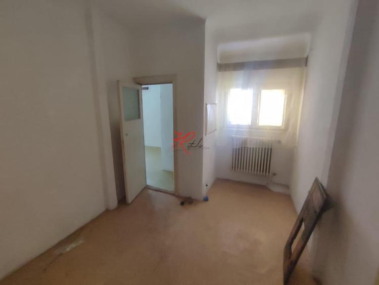 Apartament cu 3 camere semidecomandat în Libertății