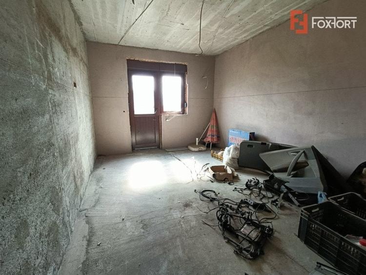 Casă individuală cu 6 camere cu Teren 1088 Mp în Chișoda