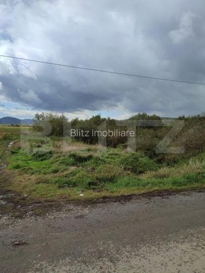 Teren extravilan de vanzare, 70 ari, utilitati, zona Simionesti