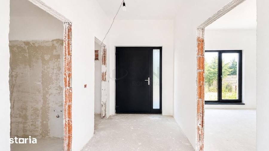 Casă cu 7 camere cu Teren 400 Mp în Corbeanca