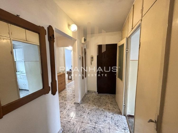 Apartament cu 4 camere decomandat, mobilat în Central