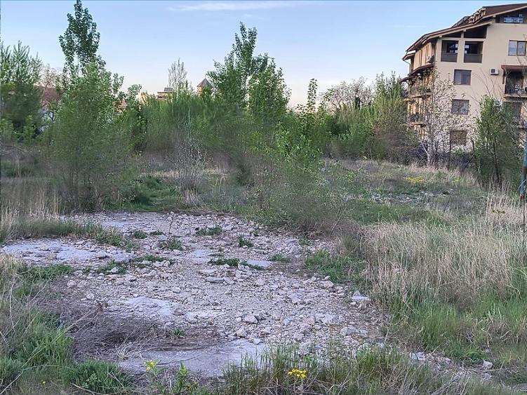 Teren Construcții intravilan de 3000 mp, în Central