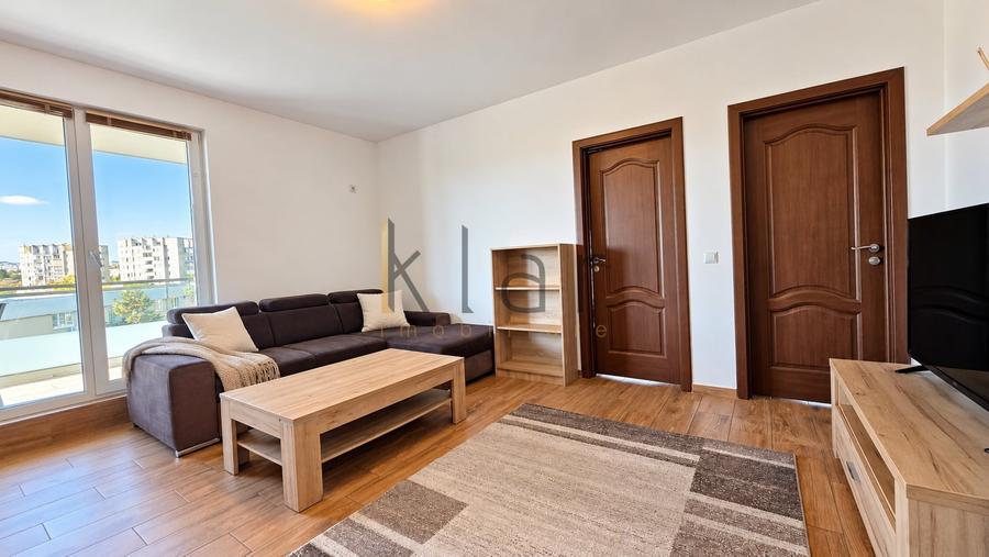 Apartament cu 3 camere semidecomandat, mobilat în Gheorgheni