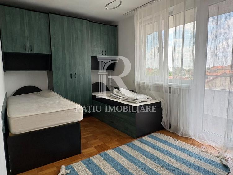 Apartament cu 3 camere decomandat, mobilat în Central