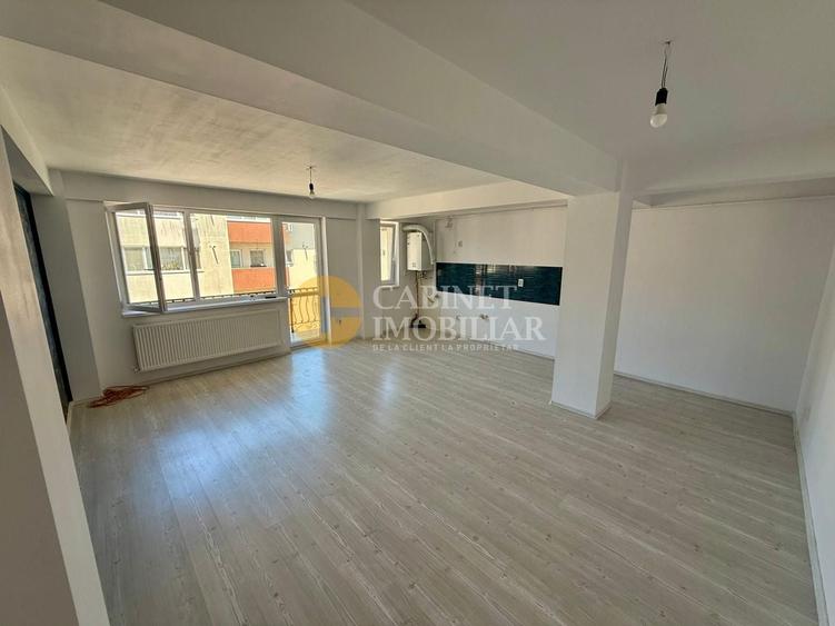 Apartament cu 3 camere decomandat în Valea Lupului