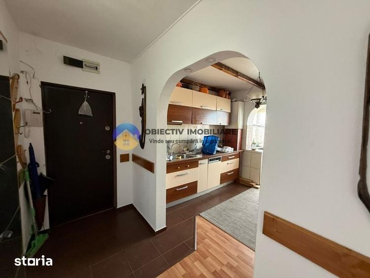 Apartament cu 3 camere semidecomandat în Central