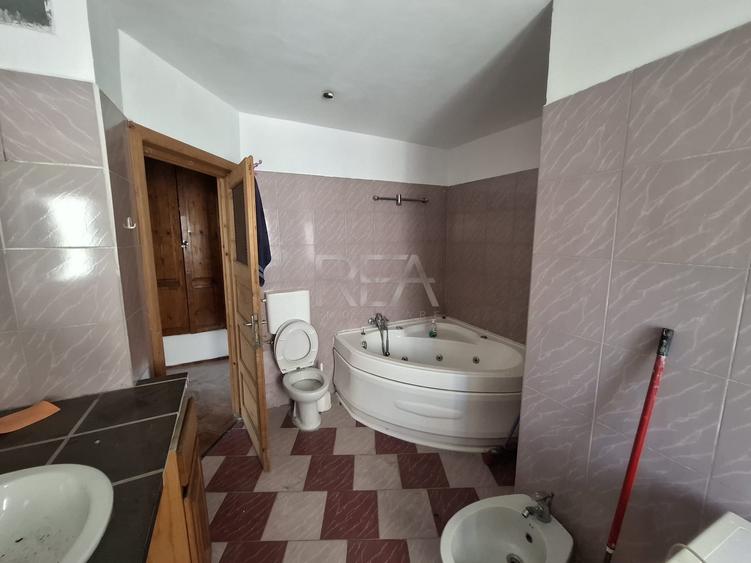 Apartament cu 3 camere decomandat în Gorjului