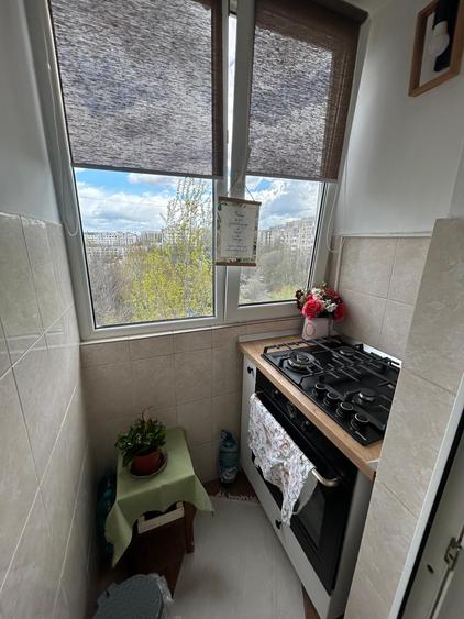 Apartament cu 3 camere semidecomandat în Drumul Taberei