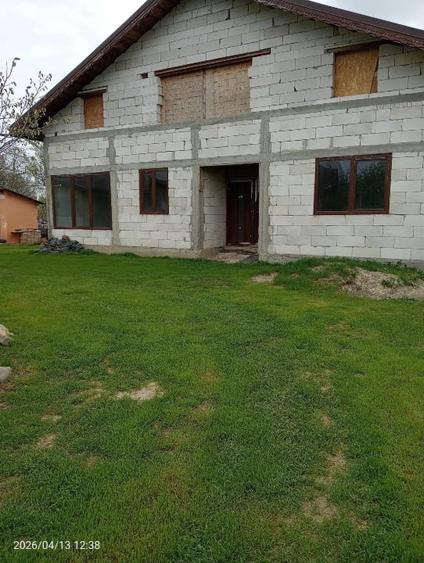 Casă individuală cu 4 camere cu Teren 897 Mp în Vadu Pașii