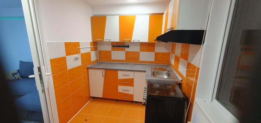 Garsonieră decomandată în Noua