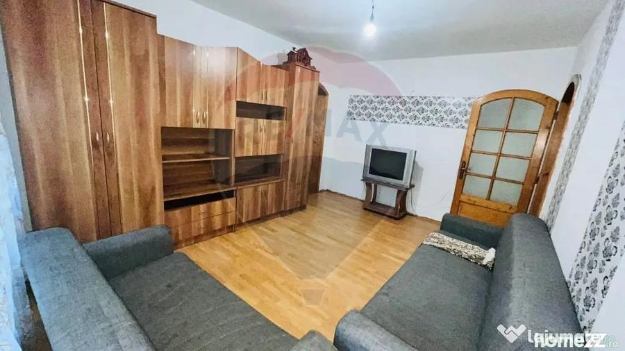 Apartament cu 2 camere semidecomandat în Rogerius