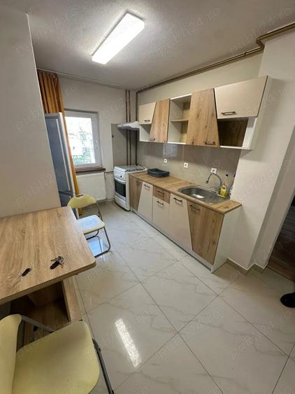 Apartament cu 2 camere semidecomandat, mobilat în Soarelui
