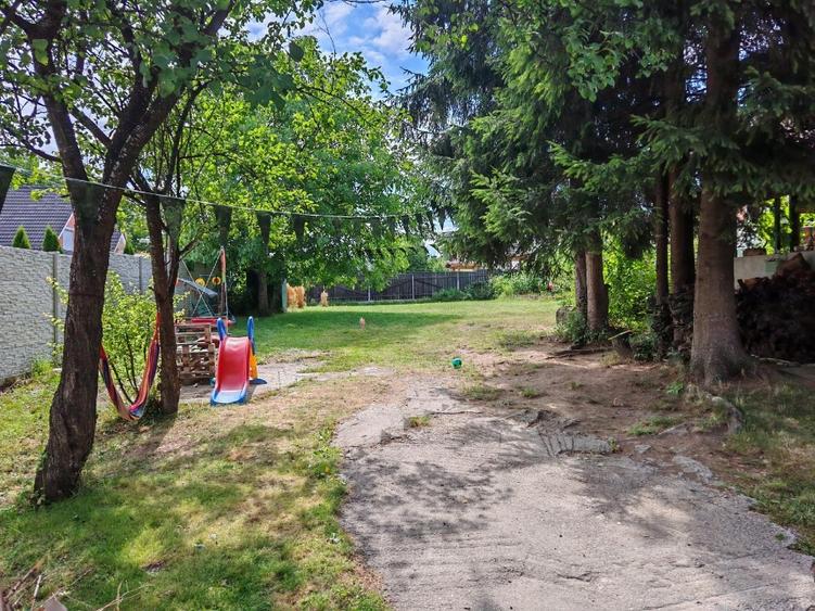Casă individuală cu 5 camere cu Teren 1000 Mp în Sadu
