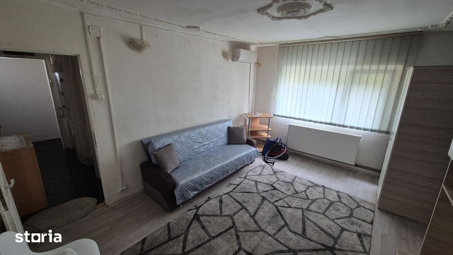 Apartament cu 3 camere semidecomandat în Șagului