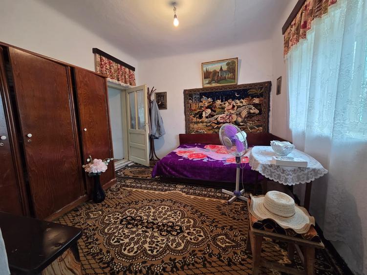 Casă cu 4 camere cu Teren 2308 Mp în Valea Nucarilor