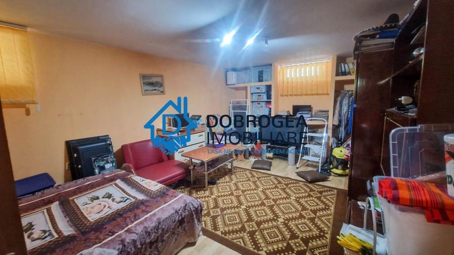 Casă individuală cu 3 camere cu Canalizare în Central