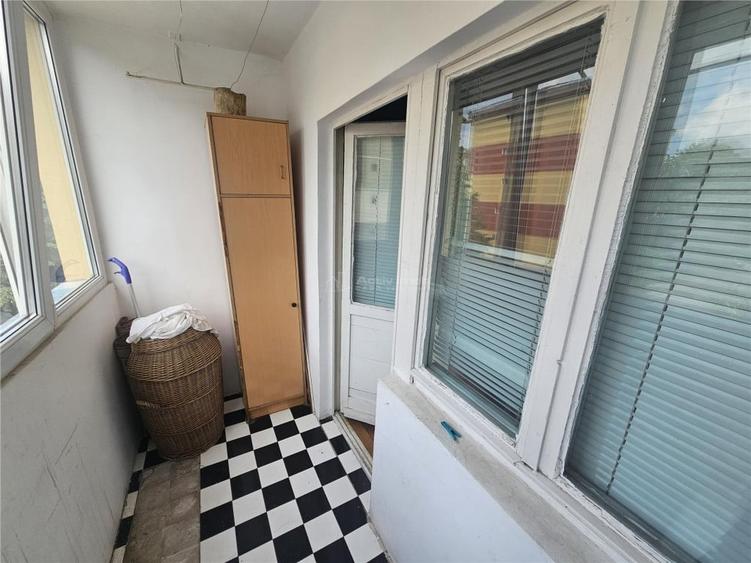 Apartament cu 4 camere decomandat în Central