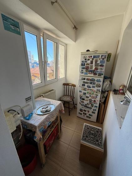 Apartament cu 4 camere decomandat, mobilat în Central