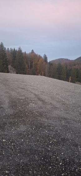 Teren de 2000 mp, în Dâmbovicioara