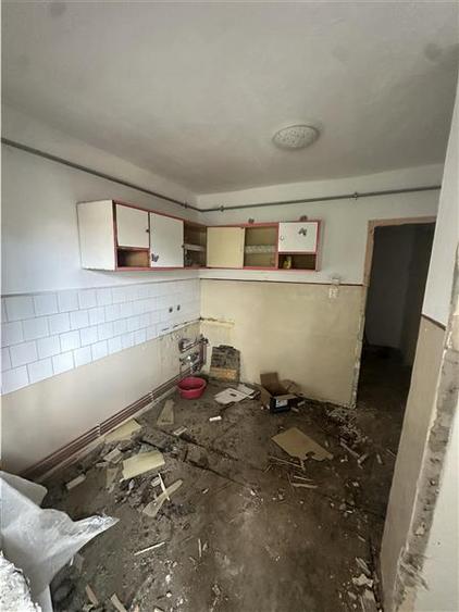 Decomandat la etajul 1 cu 2 balcoane, aproape de Mall - 9