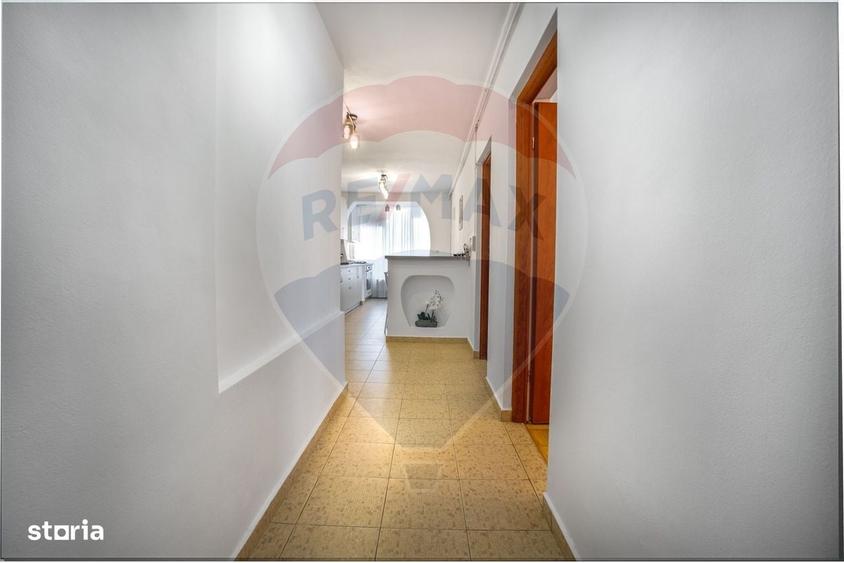 Apartament cu 3 camere decomandat în Vlahuță