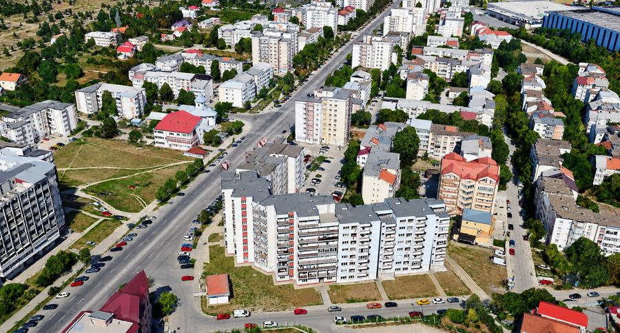 Garsonieră decomandată în Cug