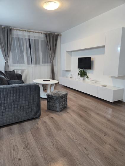 Apartament cu 2 camere semidecomandat în Exterior Vest