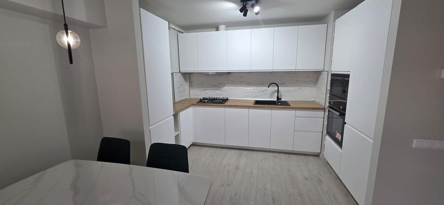 Apartament cu 2 camere decomandat în Drumul Taberei