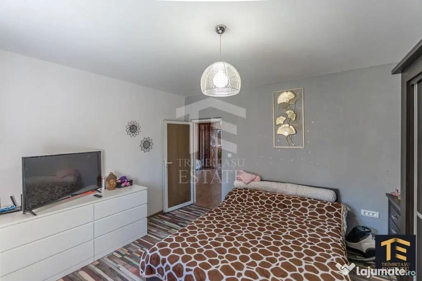 Casă cu 6 camere cu Teren 343 Mp în Central