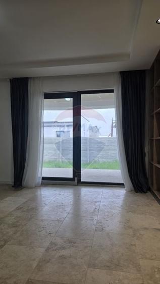 Duplex cu 5 camere cu Teren 250 Mp în Clinceni