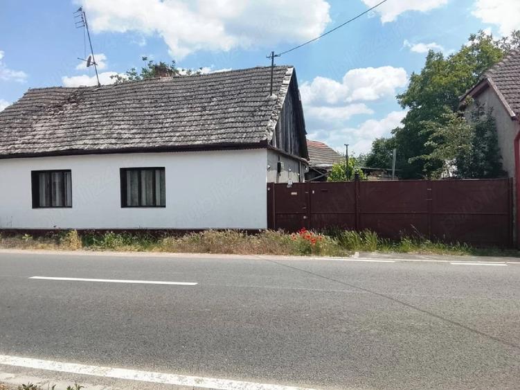 Casă cu 2 camere cu Teren 700 Mp în Peregu Mare