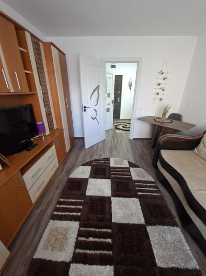 Garsoniera de inchiriat-zona Tractorul (langa Coresi) - 4