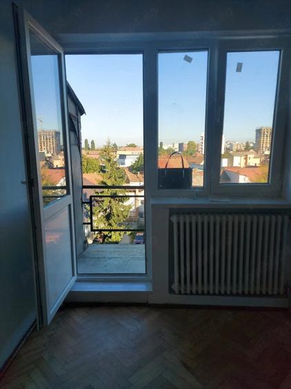 Garsonieră decomandată în Horea