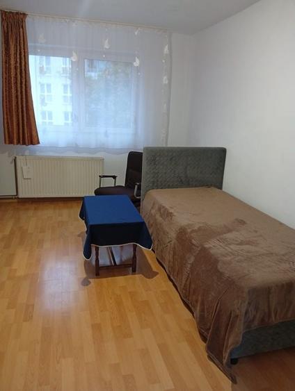 Garsonieră decomandată în Central