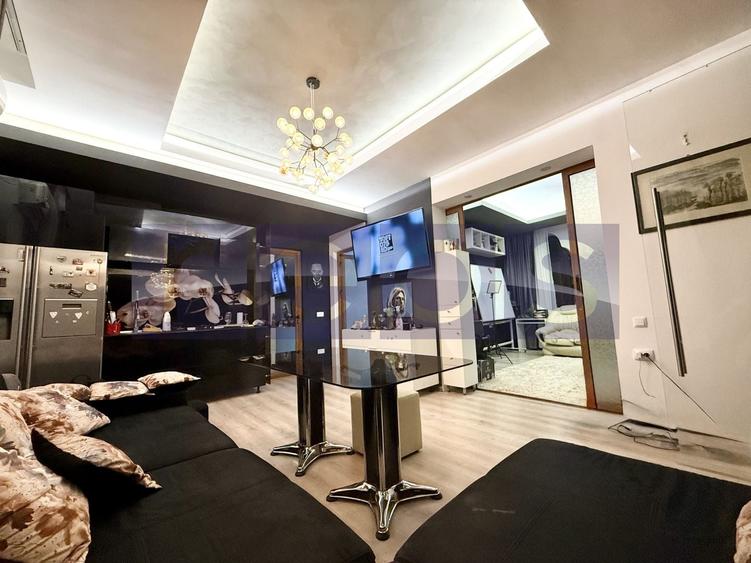 Apartament cu 4 camere semidecomandat în Universitate