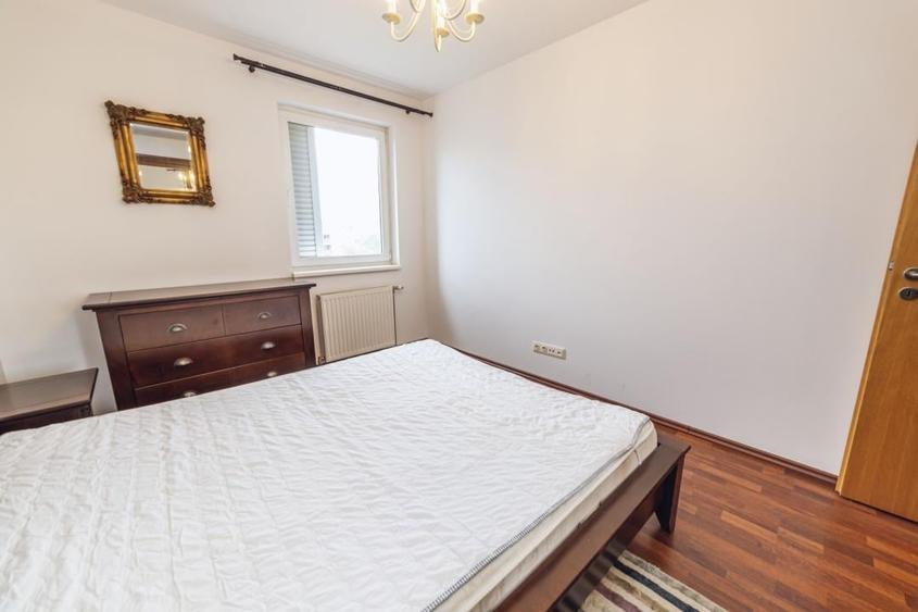 Apartament cu 3 camere decomandat, mobilat în Central