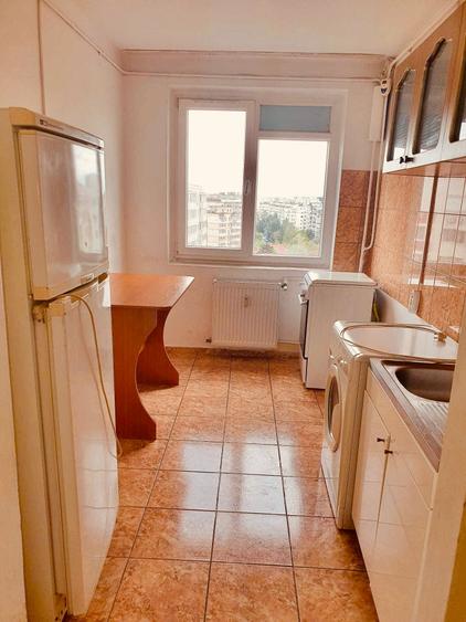 Apartament cu 2 camere decomandat în Vitan