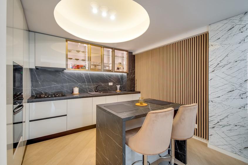 Apartament cu 3 camere semidecomandat, mobilat în Pipera