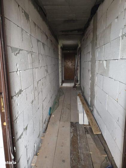 Casă cu 7 camere cu Teren 440 Mp în Sud