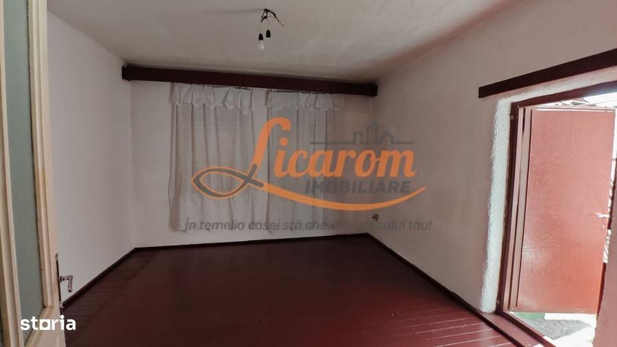 Casă cu 3 camere semidecomandat în Blumăna